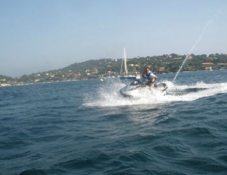  Renta de jet skis Giens 